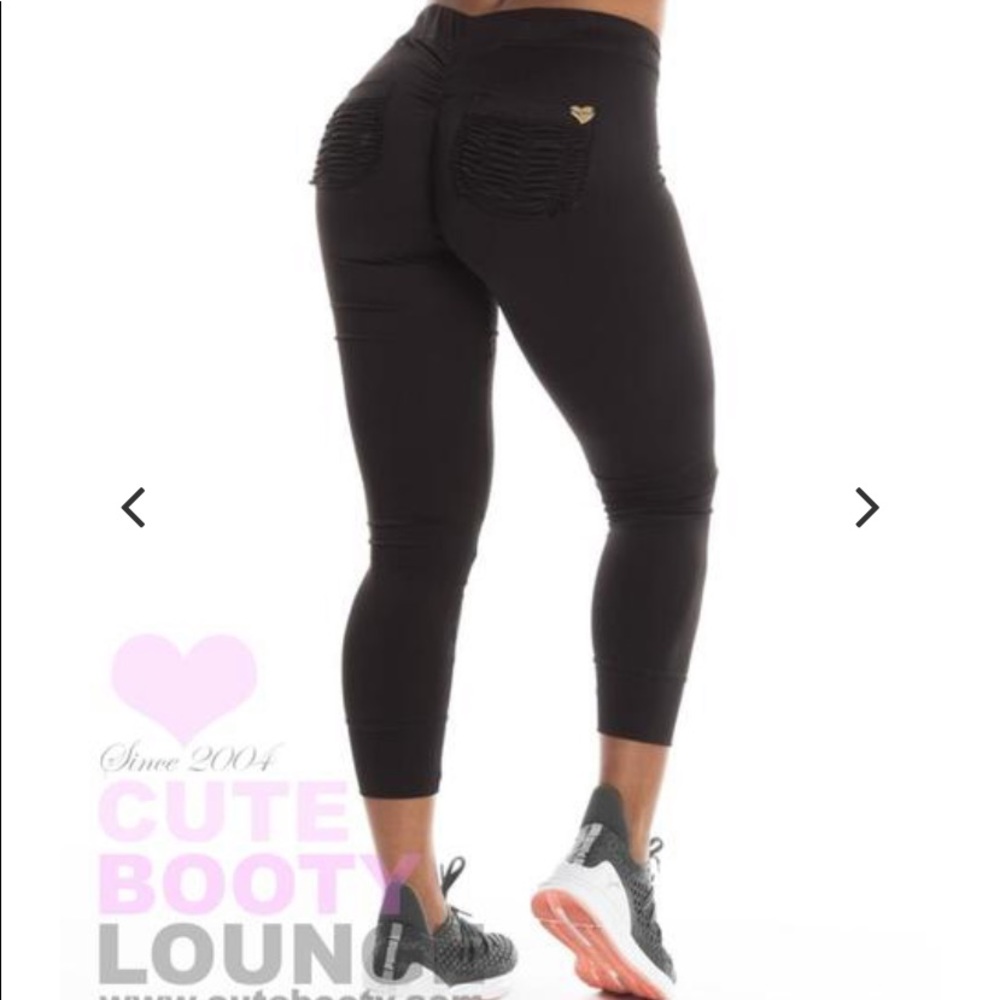 Cute booty black joggers size medium